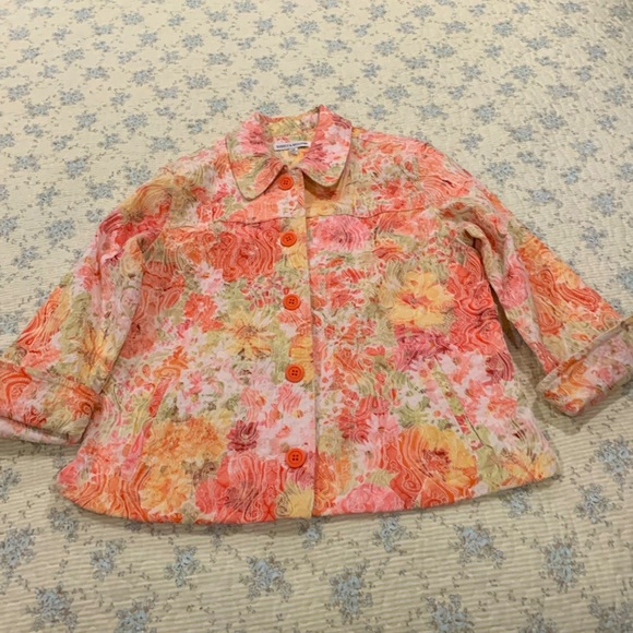 Rebecca Malone Jackets & Blazers - Rebecca Malone Women’s Jacket Size M Like NEW 3/4 Sleeve Pastel colors Button up